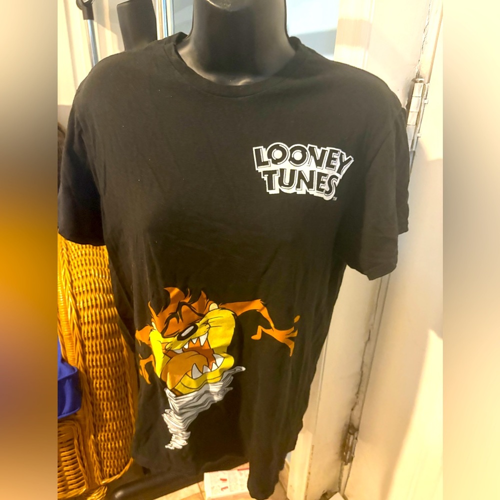 Looney tunes t shirt